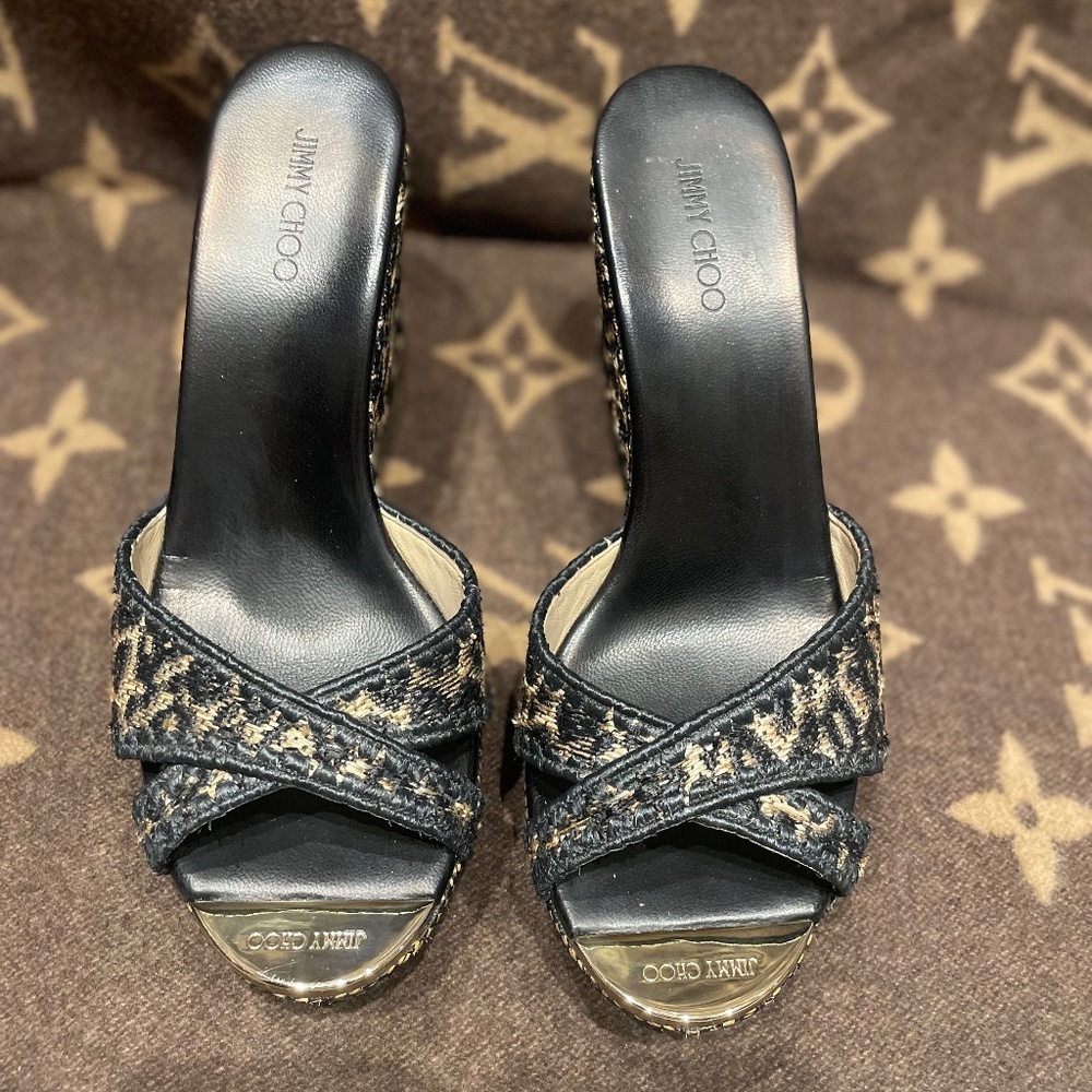 *AUTHENTIC* JIMMY CHOO Gorgeous sandals size 9